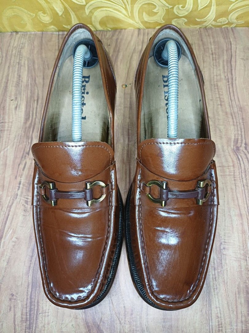Bristol Horsebit Loafers 👞 (Category: Dress Shoes) located in Quezon City. Submitted by jstreetsole (Listing ID 1470482514, Image 3). Description: New Bristol Horsebit Loafers 👞 Size 9 / 43 , 27 cm 📏 ✅Secondhand ✅Excellent Condition ✅Leather •💰 Payment Method. G-cash or meet up around Qc Commonwealth - Cod Along Metro manila •Can do Via. -Lalamove 🏍 -Jnt 🚌 -Lbc 🚌 Price: 1.3k Direct message for more details..