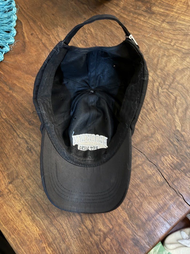 Brookly Black Cap (Category: Hats & Beanies) located in Manila. Submitted by closetclearout.mnl (Listing ID 1470537593, Image 2). Description: Black Used once .