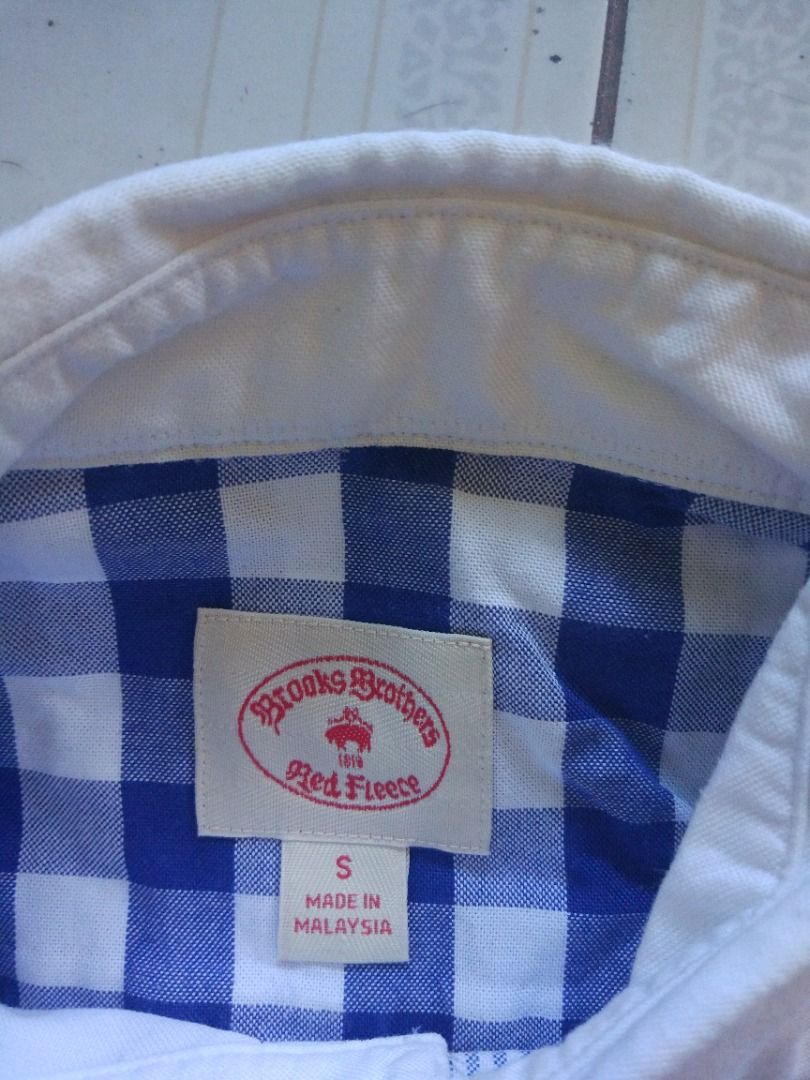 Brooks Brothers Longsleeve S (Category: Formal Shirts) located in Pasay City. Submitted by denimdude.ph (Listing ID 1470432716, Image 3). Description: yellowing on collar, last pic.