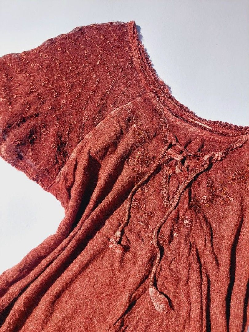Brown boho sequins top (Category: Blouses) located in Echague. Submitted by ribbitpicks (Listing ID 1470431293, Image 3). Description: freesize.