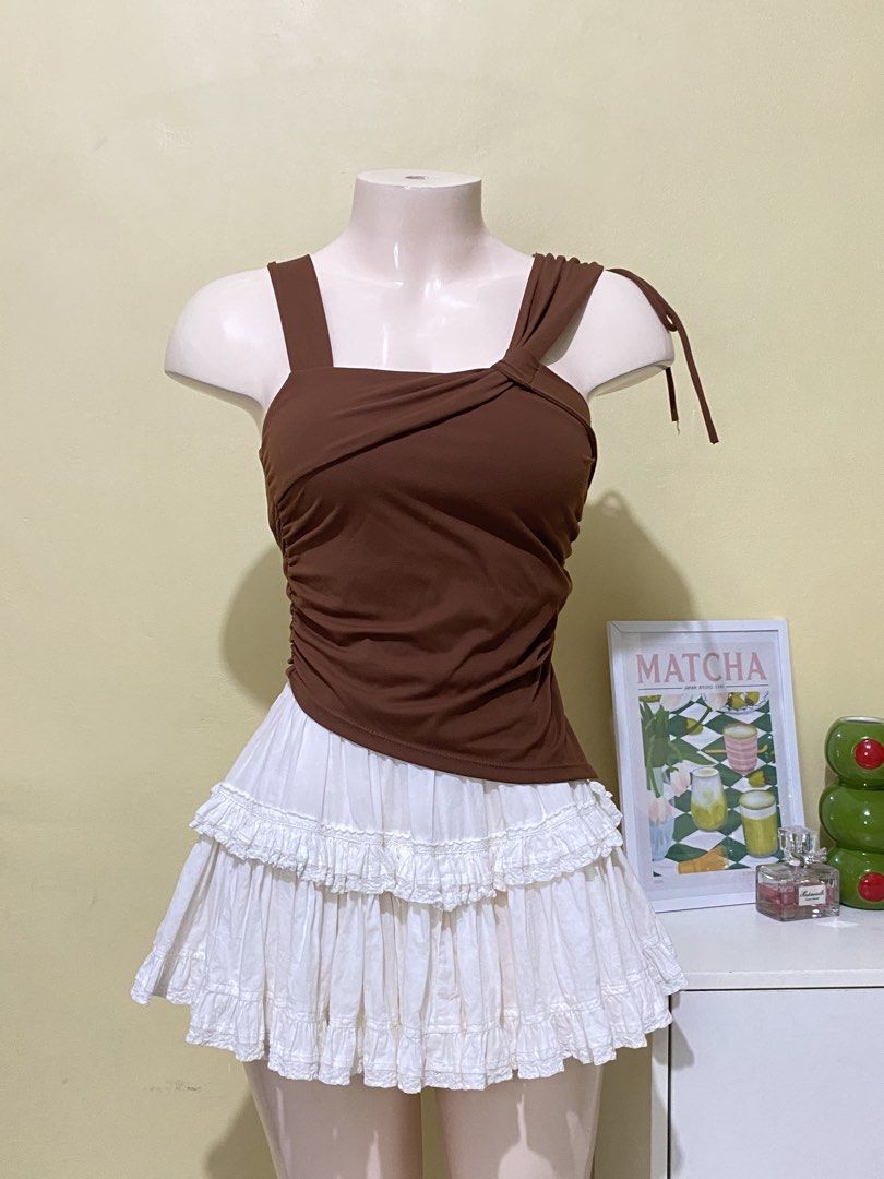 BROWN FITTED RARE TOP (Category: Others Tops) located in Dasmarinas. Submitted by hannah.oakph (Listing ID 1470370418, Image 2). Description: xs to small.