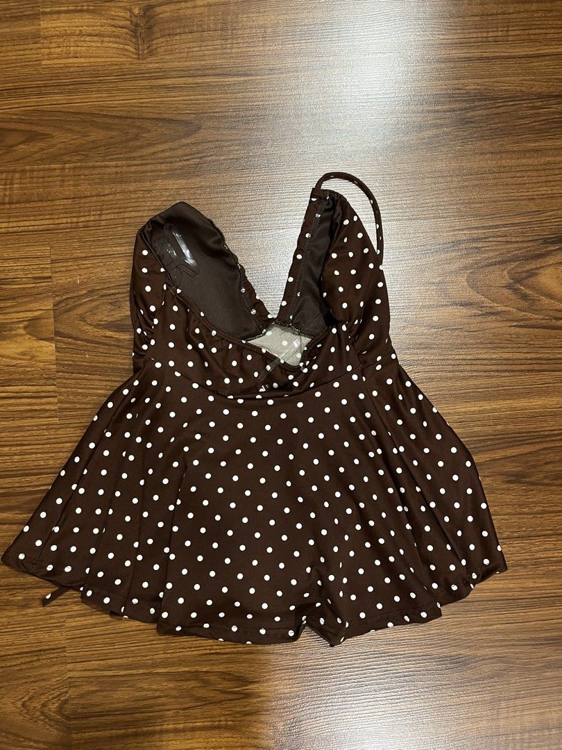 brown polka dot halter top (Category: Sleeveless) located in Quezon City. Submitted by ichigohuh (Listing ID 1470472230, Image 2). Description: - never been used - thrifted in the us.