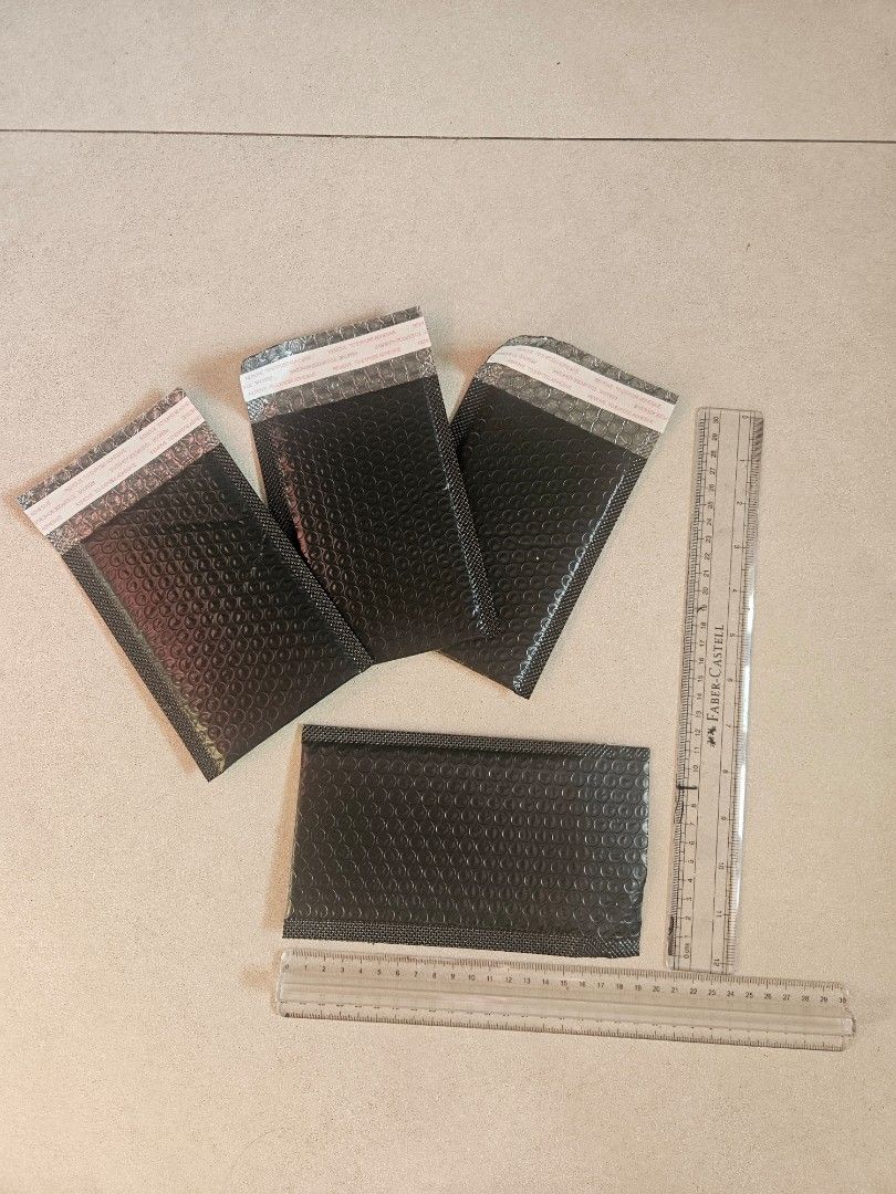 bubble mailer padded envelope card packaging (Category: Trading Cards Accessories) located in Manila. Submitted by declutter_daruma (Listing ID 1470449378, Image 2). Description: RFS: Rush decluttering. bought too many than what is needed. 1000 pieces available. selling 2 pesos per piece..