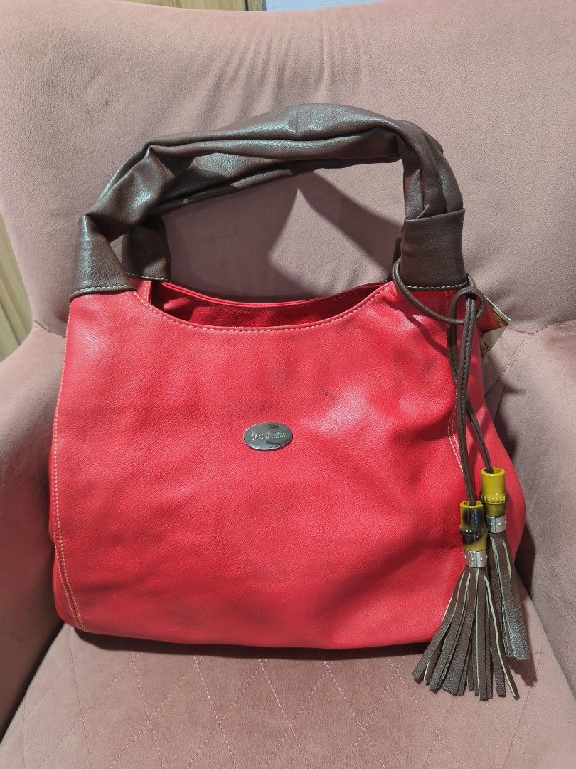 bundle 3 pcs bag Women Bagz (Category: Shoulder Bags) located in Manila. Submitted by cleverdog_a9b18a (Listing ID 1470350417, Image 3). Description: 3 pcs bag po All New may have slight issue like, stains.