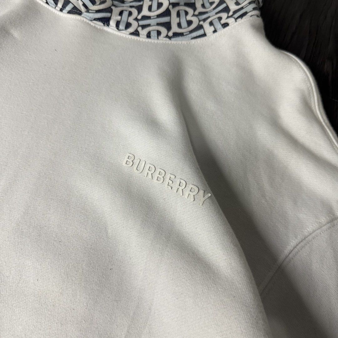 BURBERRY (Category: Hoodies) located in San Jose del Monte. Submitted by xanthrift2.0 (Listing ID 1470457437, Image 3). Description: BURBERRY WHITE HOODIE color rate: 9.8/10 dimes: 23 x 29 (xl) ₱1,199 .