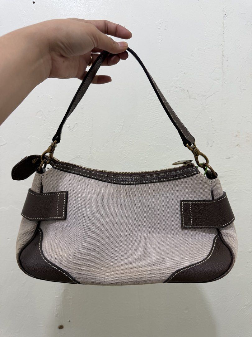 Burberry baguette bag (Category: Luxury Bags & Wallets) located in Manila. Submitted by prelovedbyramiah (Listing ID 1470451198, Image 2). Description: authentic.