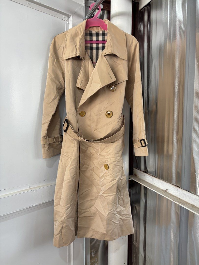 Burberry Belted Trench Coat (Category: Coats, Jackets and Outerwear) located in Puerto Princesa. Submitted by 18arc (Listing ID 1470364271, Image 2). Description: .