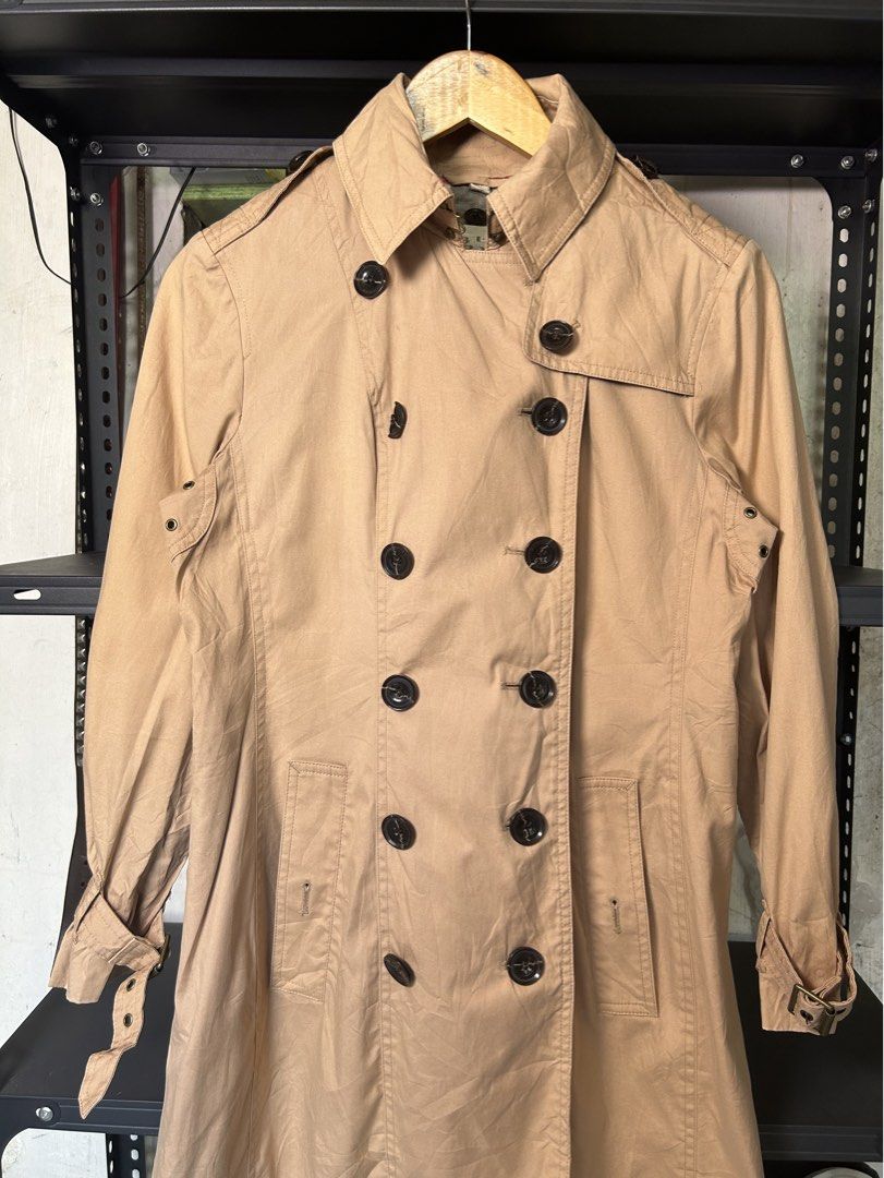 BURBERRY BRIT COATJACKET (Category: Coats, Jackets and Outerwear) located in Manila. Submitted by findswearv2_ (Listing ID 1470393663, Image 2). Description: BURBERRY BRIT COATJACKET Size 6 UK Width in lower chest 19 Length 30 Width on lower 23 Condition : Excellent Condition Color rate : 10/10 Issue : See on 3rd Picture Dm to purchased📩 📍Cavite .