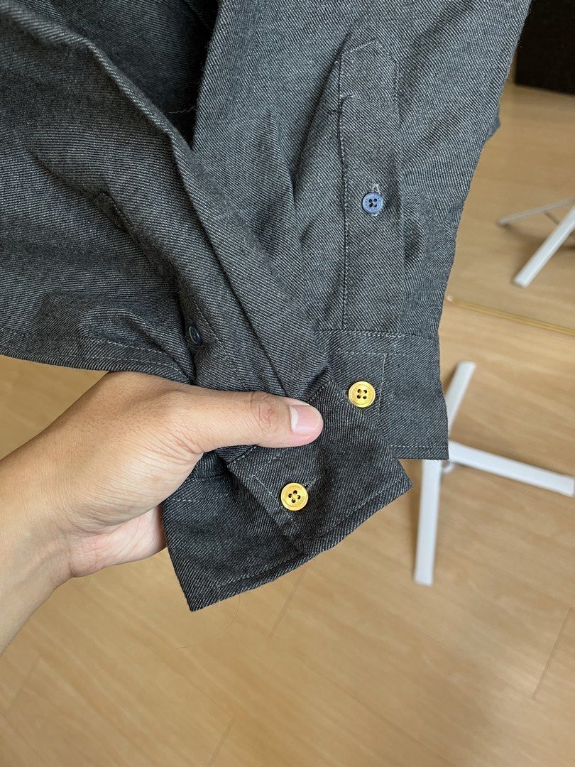 Burberry (Button down) longsleeve (Category: Luxury Apparel) located in Tayug. Submitted by thriftyshady_ (Listing ID 1470364673, Image 3). Description: Burberry longsleeve (Button down) XL on tag 21x27.5 Dimes No issue 10/10 Condition and color rate As new condition.