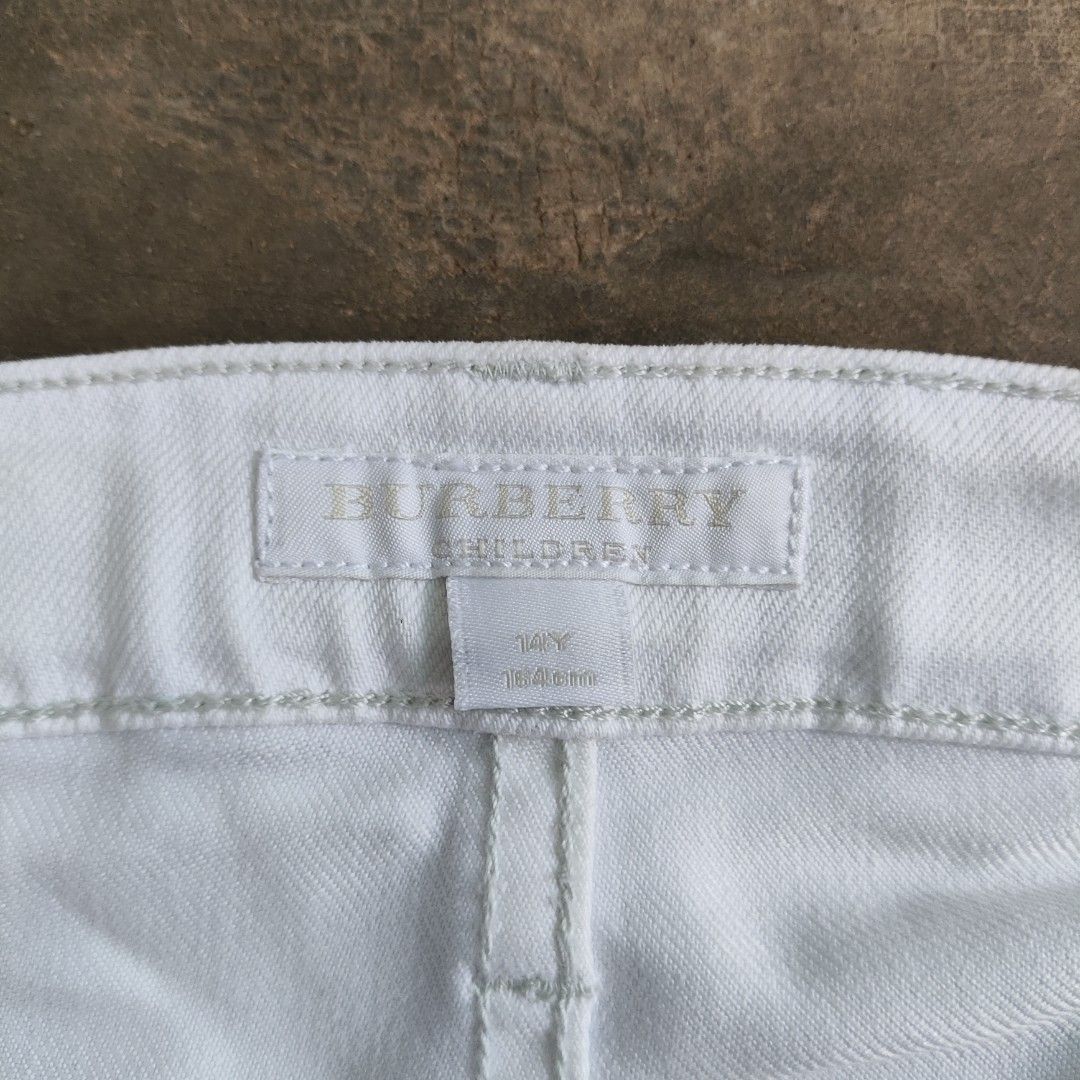 Burberry Denim Shorts (Category: Shorts) located in Rosales. Submitted by kudoscache (Listing ID 1470430487, Image 3). Description: - Brand: Burberry - Waist: 29-30 | Length: 18 - Color: White - slightly nego payment: maribank / gotyme courier: J&T.