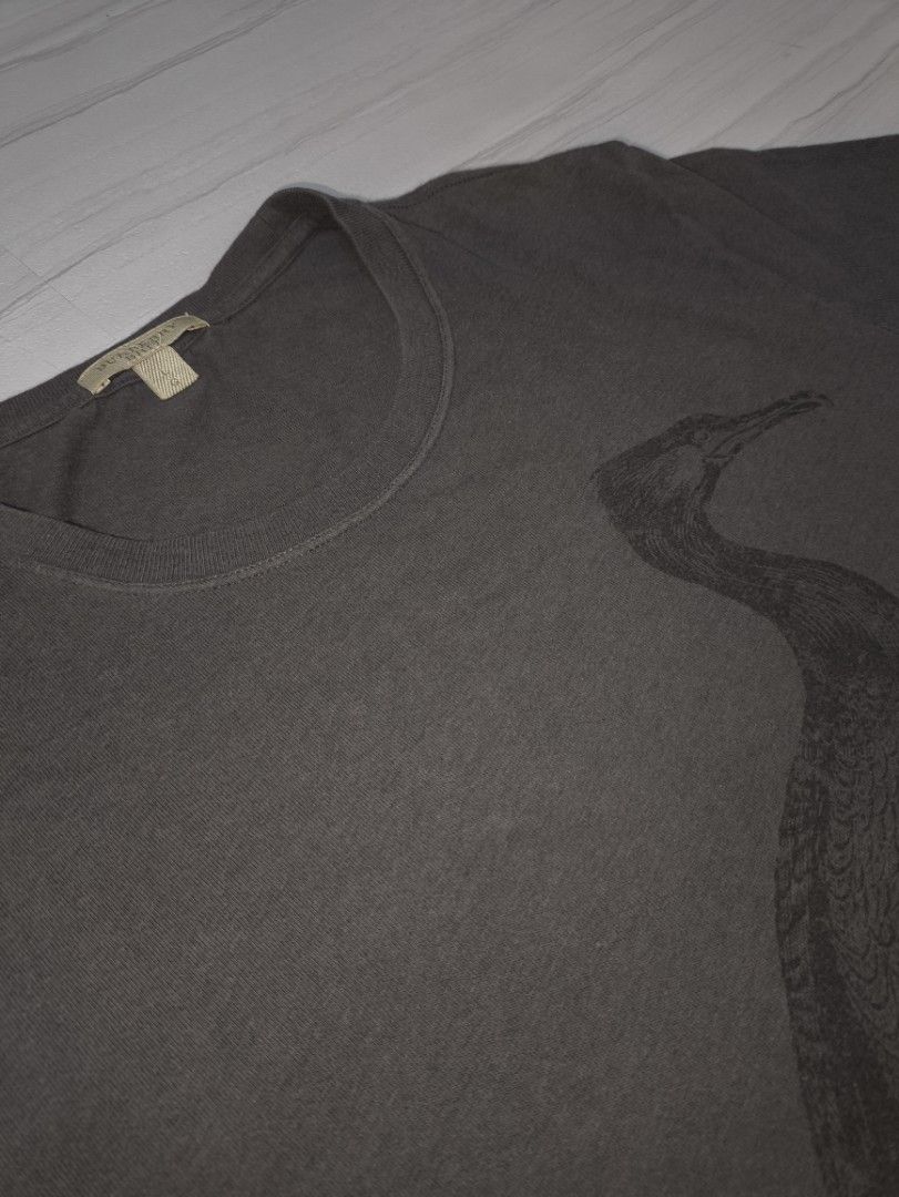 Burberry shirt for men (Category: Luxury Apparel) located in Lupon. Submitted by thriftnikent (Listing ID 1470389552, Image 3). Description: BURBERRY CORMORANT BIRD T- SHIRT 20 WIDTH 30 LENGTH NO ISSUE NEGOTIABLE WASHED AND READY TO WEAR.