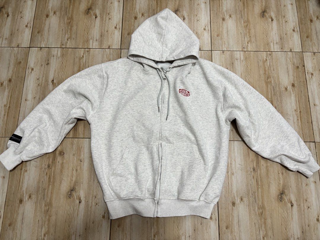 BYC Studio Grey Zip-Up Hoodie (Category: Coats, Jackets and Outerwear) located in Lucena. Submitted by rhi.preloved (Listing ID 1470380493, Image 1). Description: BYC Studio Grey Zip-Up Hoodie Unisex Oversized Hoodie Weight: Under 70 kg Height: Under 175 cm Bought in Vietnam.