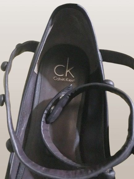 CALVIN KLEIN BLACK FLATS US 7 or 7.5 (Category: Flats & Sandals) located in Marikina City. Submitted by minimalistmanila (Listing ID 1470402587, Image 3). Description: Genuine Calvin Klein black leather wide flats. US 7 or 7.5 With wrap around ankle style . Bought in USA P7,500 if converted. No defects, can be used as is. Or add additional sole to extend shoe life. Order now! .