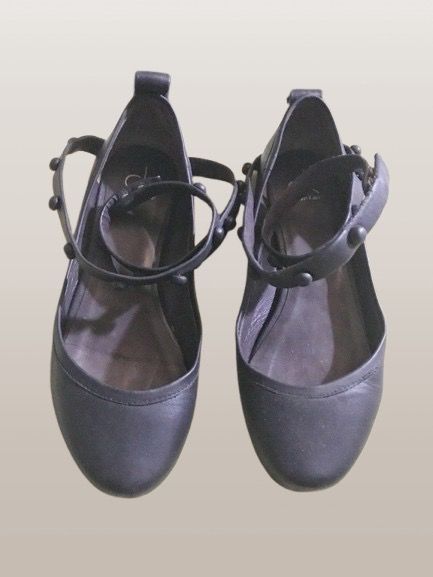 CALVIN KLEIN BLACK FLATS US 7 or 7.5 (Category: Flats & Sandals) located in Marikina City. Submitted by minimalistmanila (Listing ID 1470402587, Image 2). Description: Genuine Calvin Klein black leather wide flats. US 7 or 7.5 With wrap around ankle style . Bought in USA P7,500 if converted. No defects, can be used as is. Or add additional sole to extend shoe life. Order now! .
