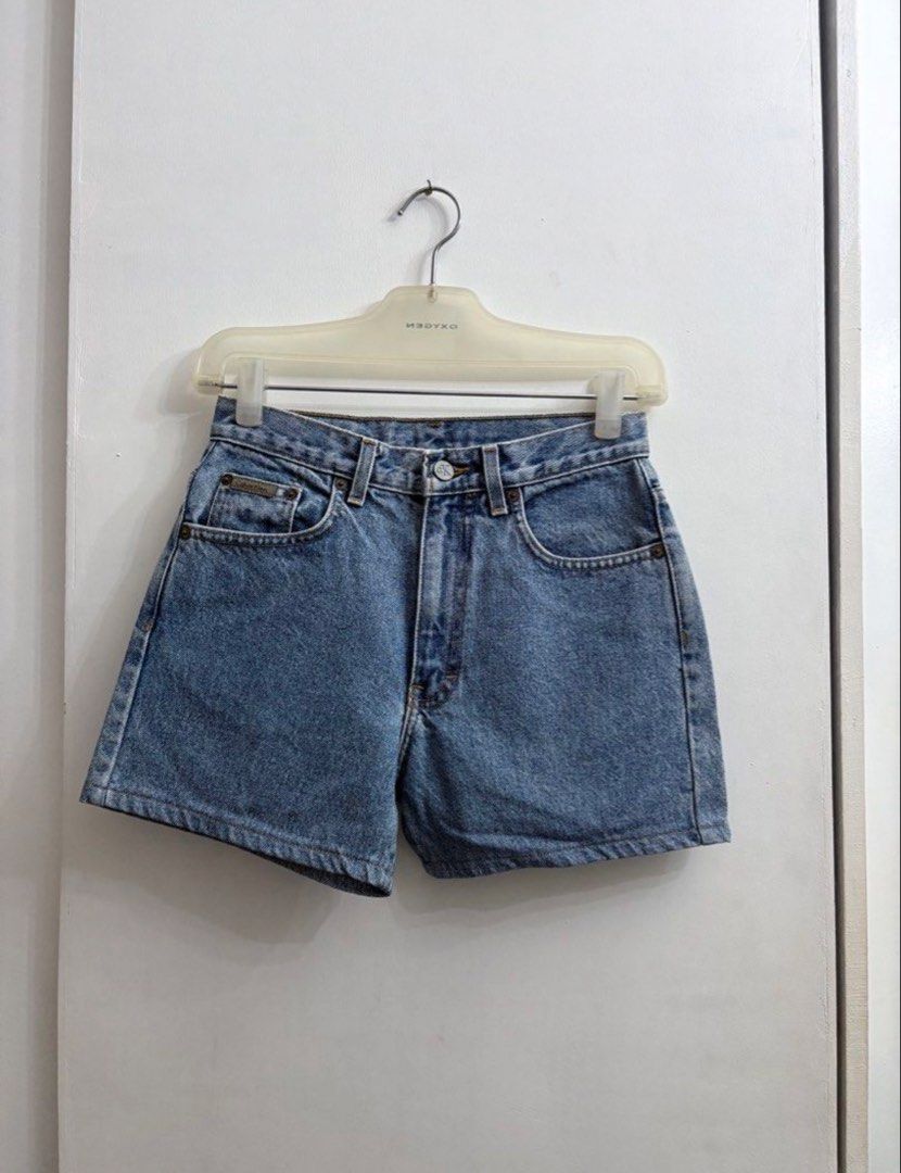 Calvin Klein Denim Shorts (Category: Shorts) located in Manila. Submitted by dgooodstuff (Listing ID 1470376366, Image 1). Description: Authentic CK Shorts Thick and quality material Best fits 24” to 25” waist Purchased from Carousell for 1.5k Oct 23 Slightly negotiable RFS: Doesn’t fit me since I’m 26-27” .