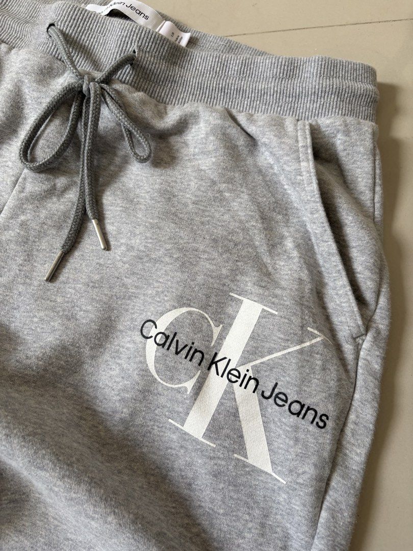 Calvin Klein Monogram Logo Fleece Joggers (Category: Joggers) located in General Santos City (Dadiangas). Submitted by a.rt.eyes (Listing ID 1470409950, Image 3). Description: Calvin Klein Monogram Logo Fleece Joggers Size large on tag Actual waistline 32-36, stretchable Length 41 Excellent condition with no issues Color rate 10/10 Original Located in General Santos City, Mindanao. Shipping fee applies for buyers outside my location. Payment firs
