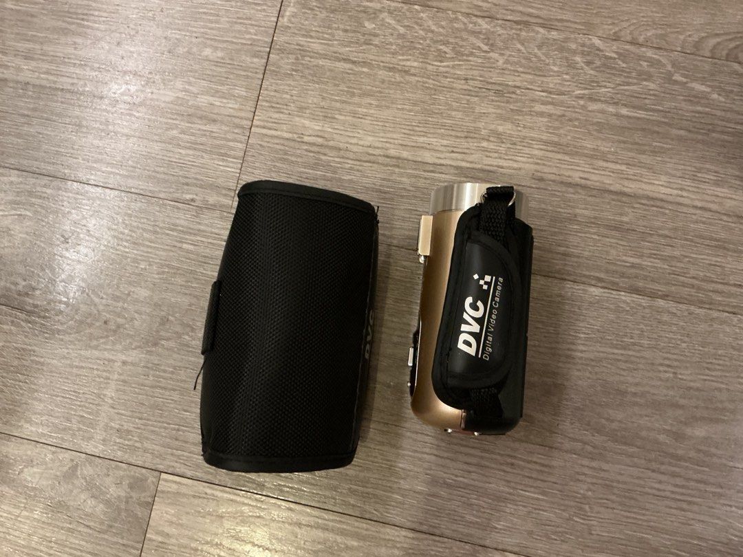 CAMCORDER (Category: Video Cameras) located in Manila. Submitted by swifttiger_d1a8c7 (Listing ID 1470468679, Image 2). Description: .