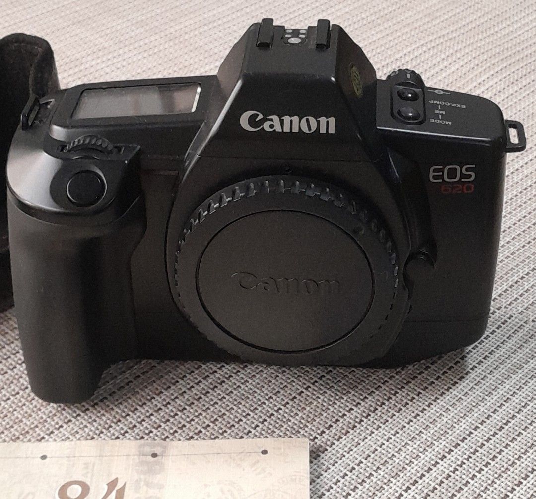 Canon EOS 620 (Category: Vintage Collectibles) located in Las Pinas. Submitted by 84vintage (Listing ID 1470420721, Image 1). Description: Canon EOS 620 with leather half case. One of the most versatile pro secret Canon EOS camera body you might have never heard about. - Flagship Model and Top of the line for this series - Heft and Solid Body -Multiple Exposures - Canon EF Lens Versatility - and one secret Nikon Cameras of this era cannot touch -
