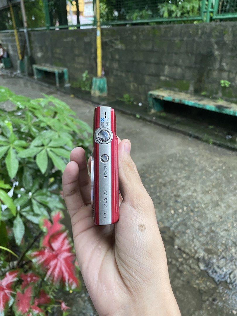 Canon ixus 175 in red (Category: Cameras) located in Manila. Submitted by mysto1 (Listing ID 1470553744, Image 3). Description: For sale only! CANON IXUS 175 in RED DETAILS -sensor 20mega pixel -8x optical zoom -video recording 720p HD -F/3.2 - 6.9 -2.7inch LCD -movie length recording up to 4gb or 29mins (HD) ISSUE -small crack on body, need port replacemnt and sign of usage INCLUSION -CANON IXUS IN RED -BATTERY -POUCH NOTE -all function working 