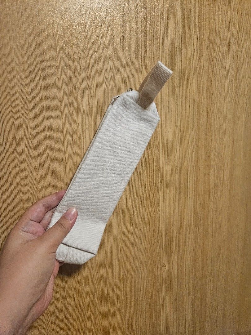 Canvas Pencil Case (Category: Stationery & School Supplies) located in Manila. Submitted by declutter_daruma (Listing ID 1470458768, Image 2). Description: RFS: Rush decluttering. Brand new. never been used.