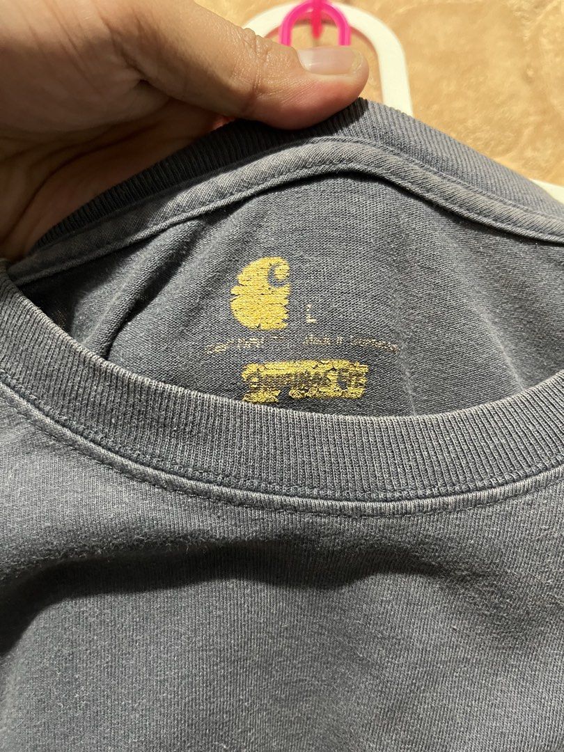 Carhartt pocket tee (Category: Activewear) located in Cebu City. Submitted by thrift.sht (Listing ID 1470459355, Image 3). Description: CARHARTT POCKET TEE NAVY BLUE Size: Large on tag - Oversized fit 21x32 Color: Navy blue 9/10 Condition No issue For only ₱550 DM to mine! Ship via J&T #thriftsht #thrifting.