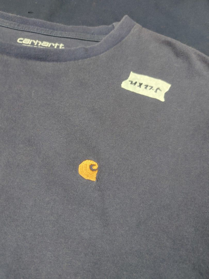 Carhartt WIP Embroid Logo (Category: Tshirts & Polo Shirts ) located in Manila. Submitted by montillano25396 (Listing ID 1470350297, Image 3). Description: Carhartt WIP Embroid Logo Dimes: 21 x 27 (L) Good Condition 8/10 Color Rate.