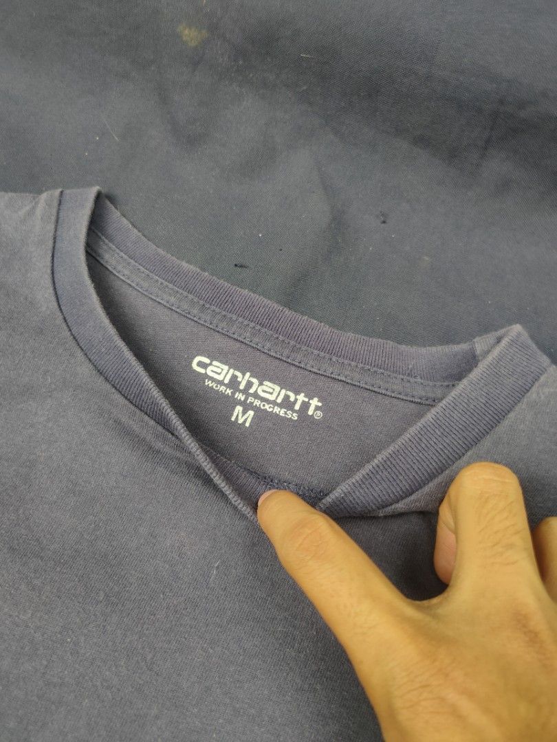 Carhartt WIP Embroid Logo (Category: Tshirts & Polo Shirts ) located in Manila. Submitted by montillano25396 (Listing ID 1470350297, Image 2). Description: Carhartt WIP Embroid Logo Dimes: 21 x 27 (L) Good Condition 8/10 Color Rate.