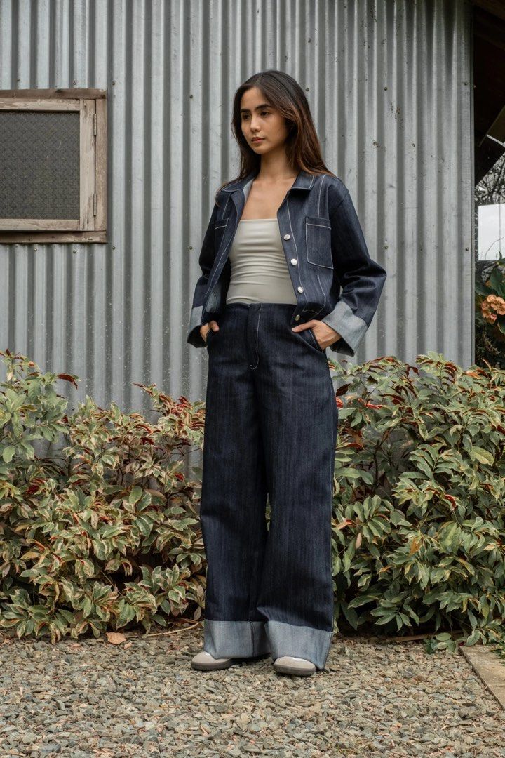 Cariño Denim Pants (XS) (Category: Jeans) located in Quezon City. Submitted by ilovegreekyogurt (Listing ID 1470504295, Image 2). Description: Worn once only but not really my style anymore. Still in good condition, no flaws whatsoever! ☺️.