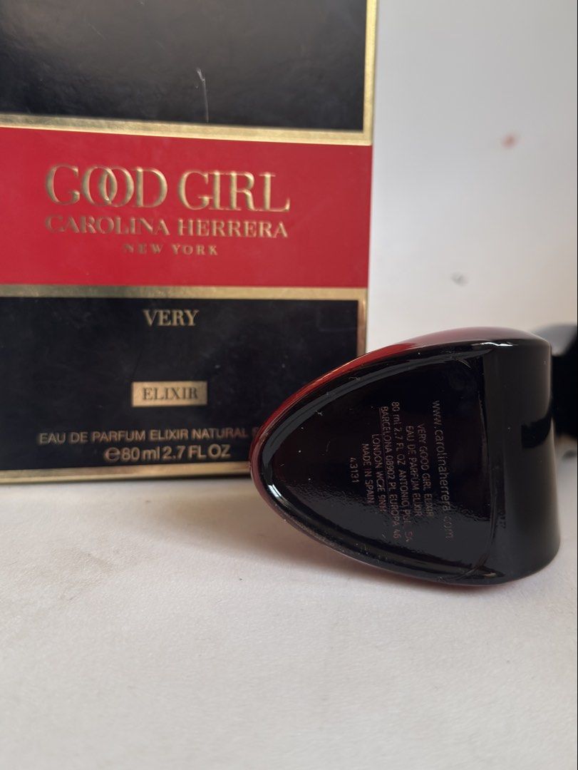 Carolina Herrera Very Good Girl Elixir Eau de Parfum (Category: Fragrance & Deodorants) located in Quezon City. Submitted by socutexx (Listing ID 1470458813, Image 2). Description: - Brand: Carolina Herrera Very Good Girl Elixir - Size: 80ml Eau de Parfum - Bottle: Iconic stiletto heel with a striking black and red gradient finish - Packaging: Complete with original box as pictured - Scent Profile: Rich, luxurious floral and fruity fragrance - Co