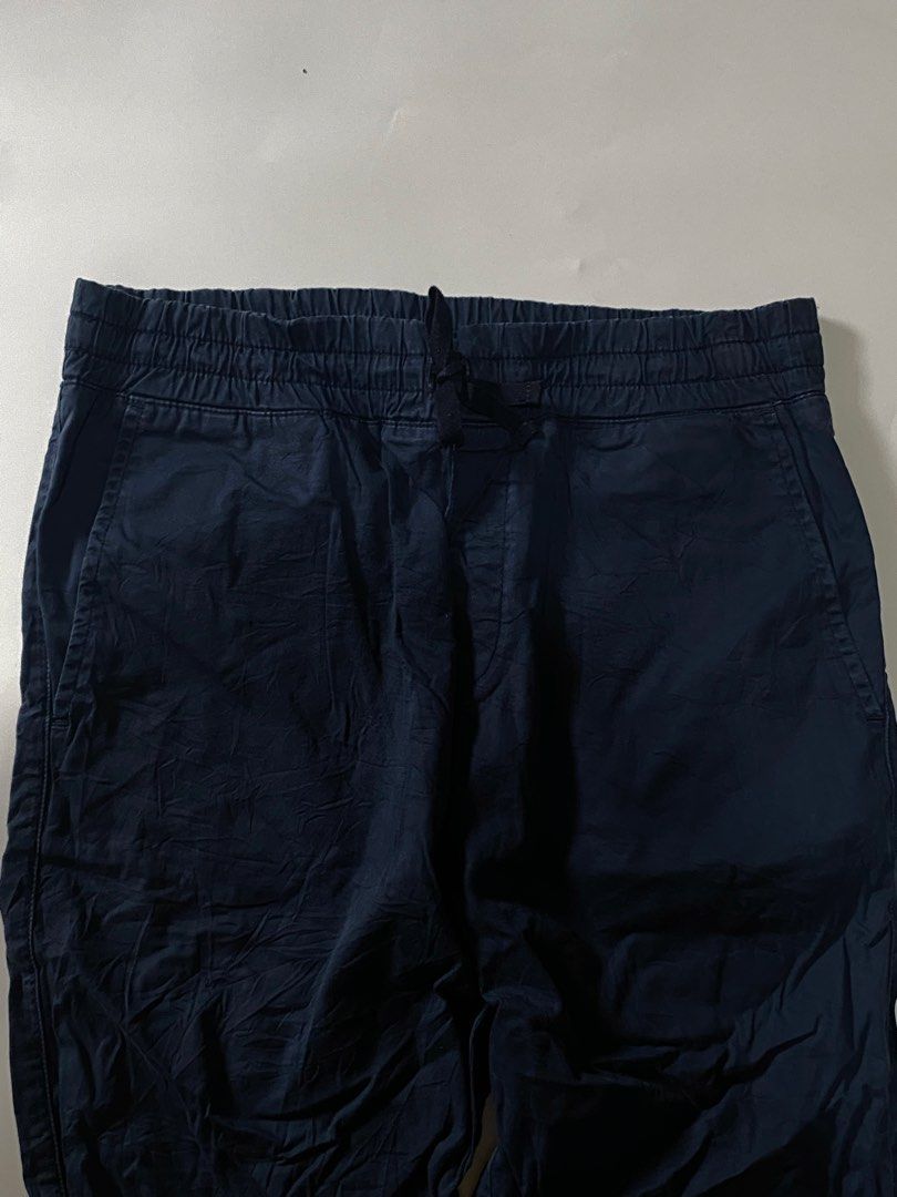 Carthartt Madison Jogger Pants (Category: Joggers) located in Manila. Submitted by finofindthisart (Listing ID 1470532894, Image 3). Description: Length 37 Waist 32-36 Hem 6 Measured it by inches Issue: N/A This is a pre-loved/thrifted items and may show minor signs of issue due to its vintage nature. Kindly manage expectations. No refunds or exchanges will be accepted. 📍Pasay City DM for inquiries..