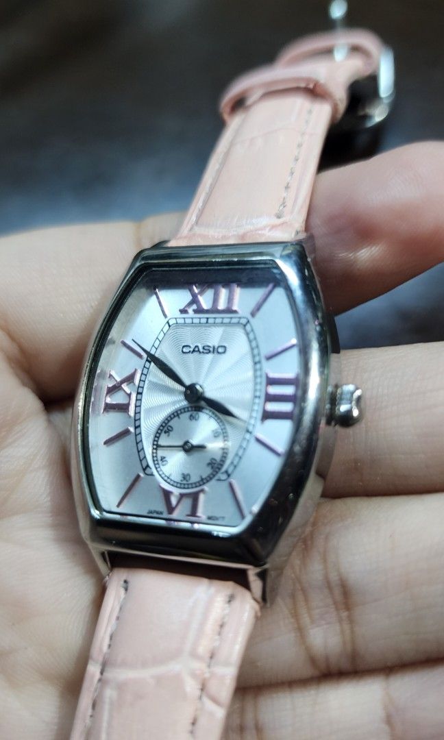 Casio LTP- E114 Analog Watch (Category: Women's Watches) located in Baguio. Submitted by coffeesilvershadow_28 (Listing ID 1470423806, Image 3). Description: - From HK box - Like new condition - Working - Issue: May bakbak ung strap nya, please review photo - Baguio dropping - Jnt shipping- Payment first plus sf before shipping.
