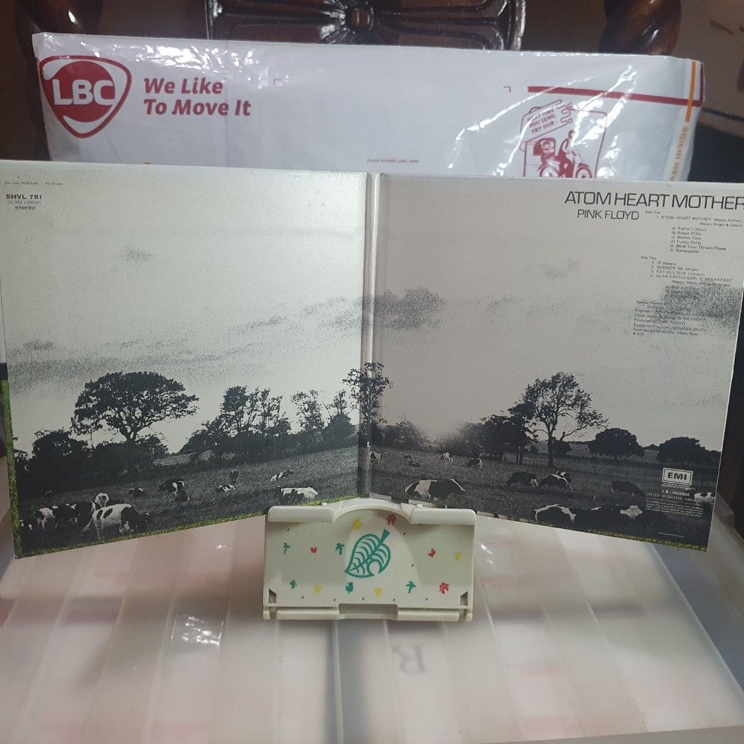 [CD] Pink Floyd Atom Heart Mother (Category: CDs & DVDs) located in Quezon City. Submitted by collectionneursonline88 (Listing ID 1470545861, Image 2). Description: - Artist/Album: Pink Floyd - Atom Heart Mother (Gatefold Vinyl) - Cover Art: Iconic cow cover - Label/Pressing: EMI Records, Stereo (SHVL 781) - Key Tracks: Atom Heart Mother, Summer '68, Fat Old Sun, Alan's Psychedelic Breakfast 🔄 Meetups Balintawak Camachile 7/11 Quezon City 🛵 Shi