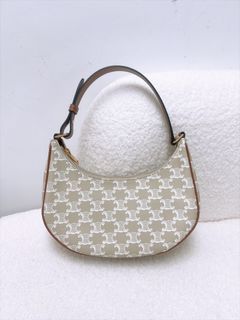 （分類：）位於 。 由 heras.luxury 提交（商品編號 1470472306，圖片 1）。簡介： 。