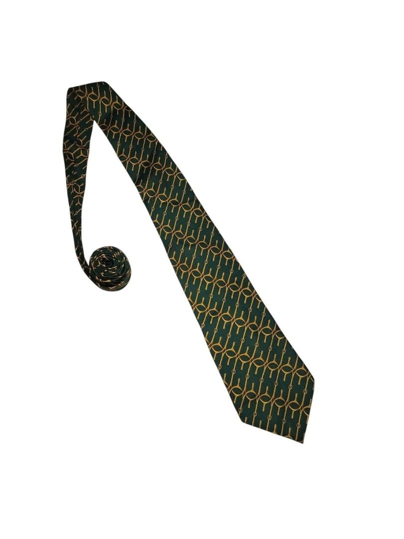 Celine Pure Silk Neck Tie (Category: Luxury Accessories) located in Manila. Submitted by marlonmuncada_picker05 (Listing ID 1470497329, Image 1). Description: 📍 ENILEC 🔃 PURE SILK NECK TIE ✅MADE IN SPAIN ✅550 + SF ✅9/10 COLOR RATE ✅9/10 CONDITION ✅NO ISSUE ✅MOP: GCASH / MAYA ✅MOD : J&T / LALAMOVE.