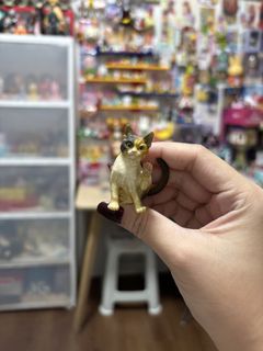 (Category: ) located in . Submitted by meowietrinkets (Listing ID 1470544646, Image 1). Description: .