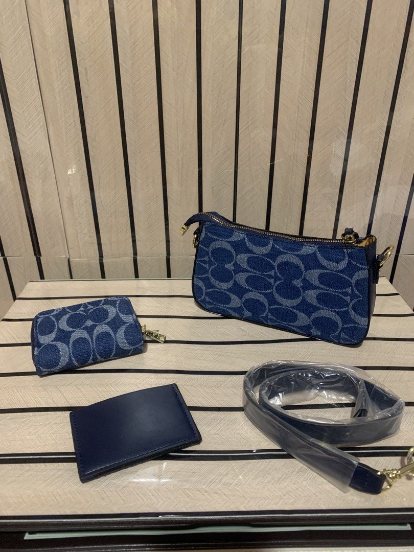 CH Set (Category: Cross-body Bags) located in San Fernando. Submitted by preluxuria_online_shop (Listing ID 1470374469, Image 2). Description: .