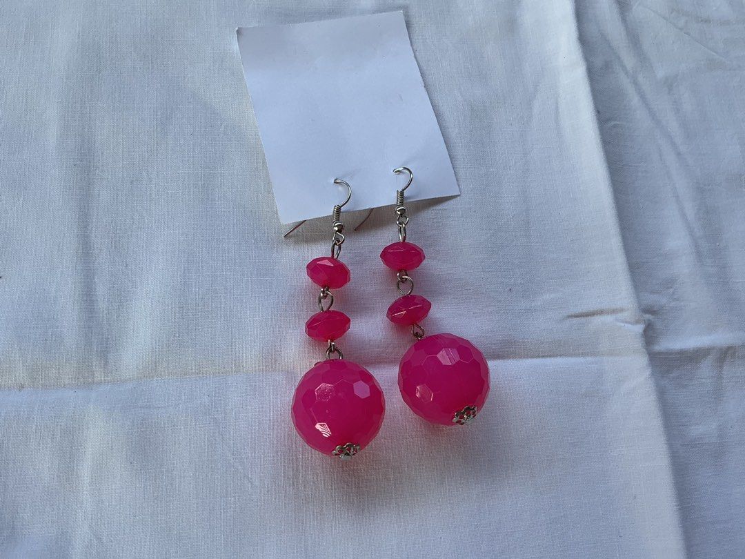 Chandelier Statement Earrings Pink and Blue (Category: Earrings) located in Pinamalayan. Submitted by _dragonfly (Listing ID 1470376159, Image 3). Description: Both for 80 .