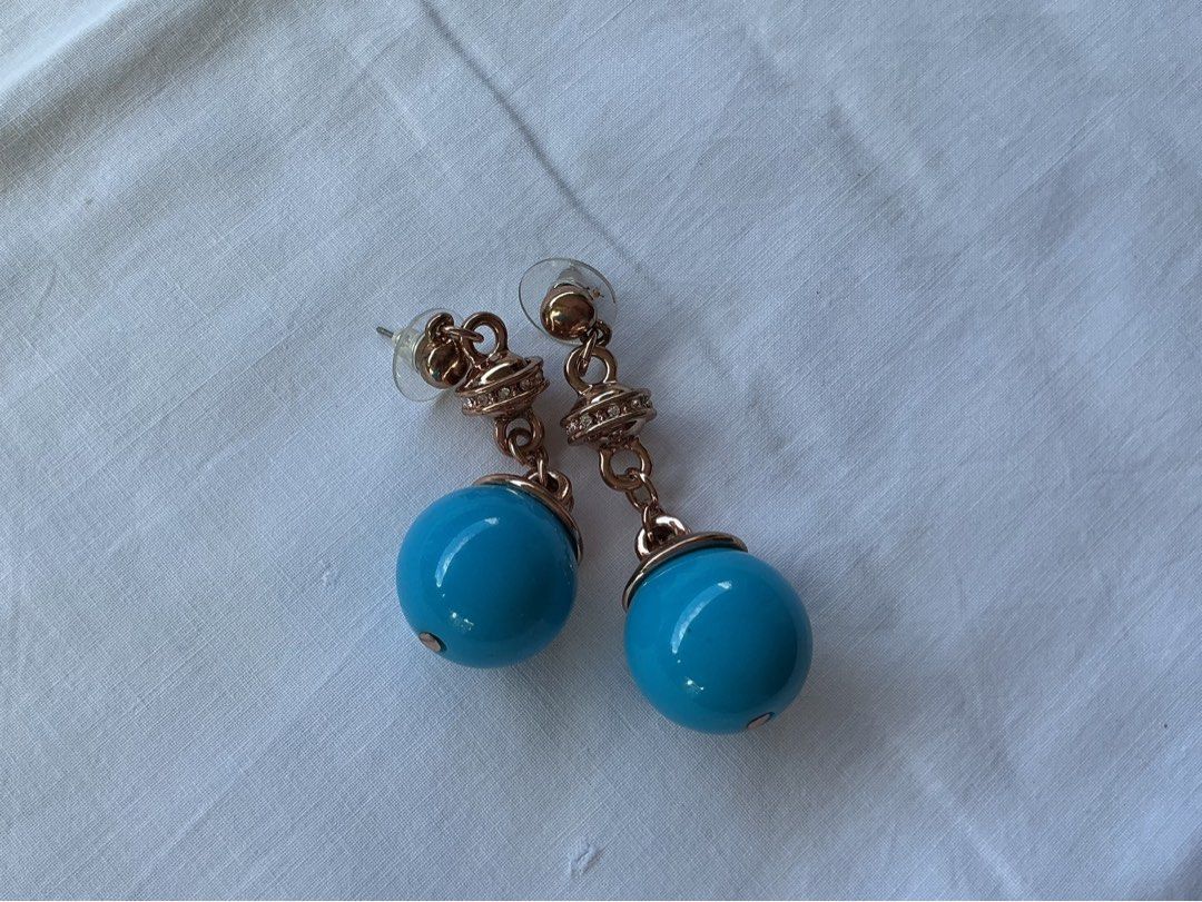 Chandelier Statement Earrings Pink and Blue (Category: Earrings) located in Pinamalayan. Submitted by _dragonfly (Listing ID 1470376159, Image 2). Description: Both for 80 .