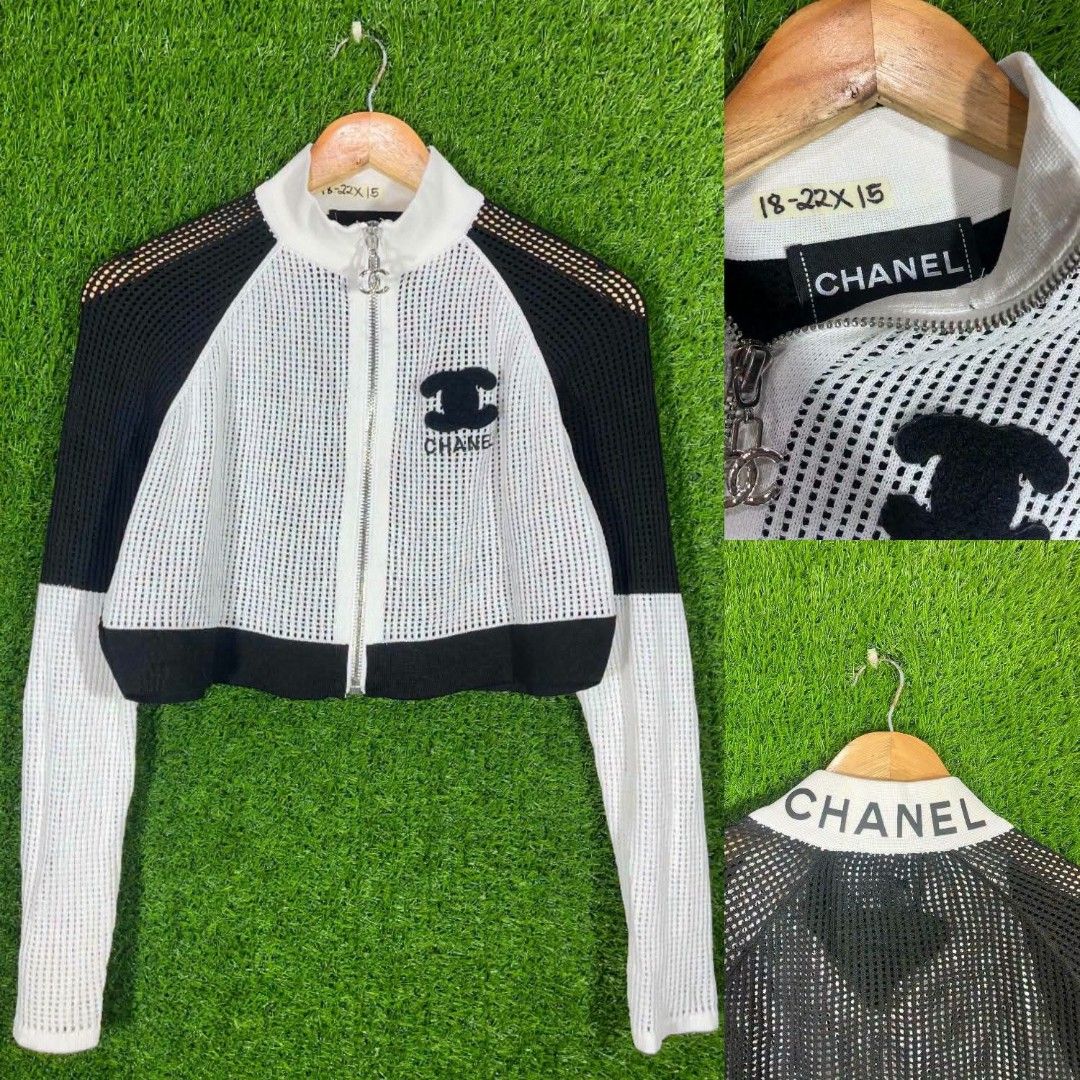 chanel knitted croptop (Category: Luxury Apparel) located in San Jose del Monte. Submitted by luxurygarments (Listing ID 1470366656, Image 1). Description: .