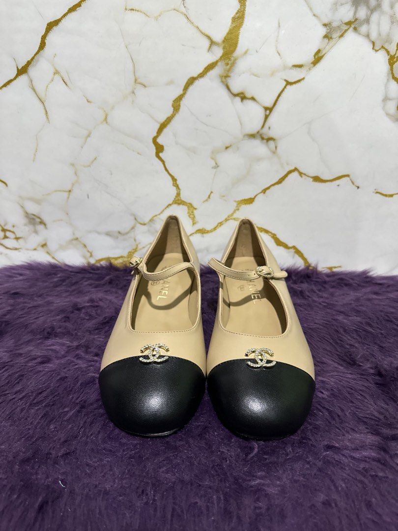 Chanel maryjane (Category: Flats & Sandals) located in Marikina City. Submitted by georgiaprelovestuff (Listing ID 1470456024, Image 1). Description: size 39 PLEASE READ BEFORE MAKING AN OFFER: 🔹No inclusions since this is preloved 🔹NO to low ballers please 🔹NO meetups due to busy schedule 🔹If you make an offer, please get the item let's not waste each other's time 🔹NO return NO exchange NO cancellation 🔹Please manage your expectation since