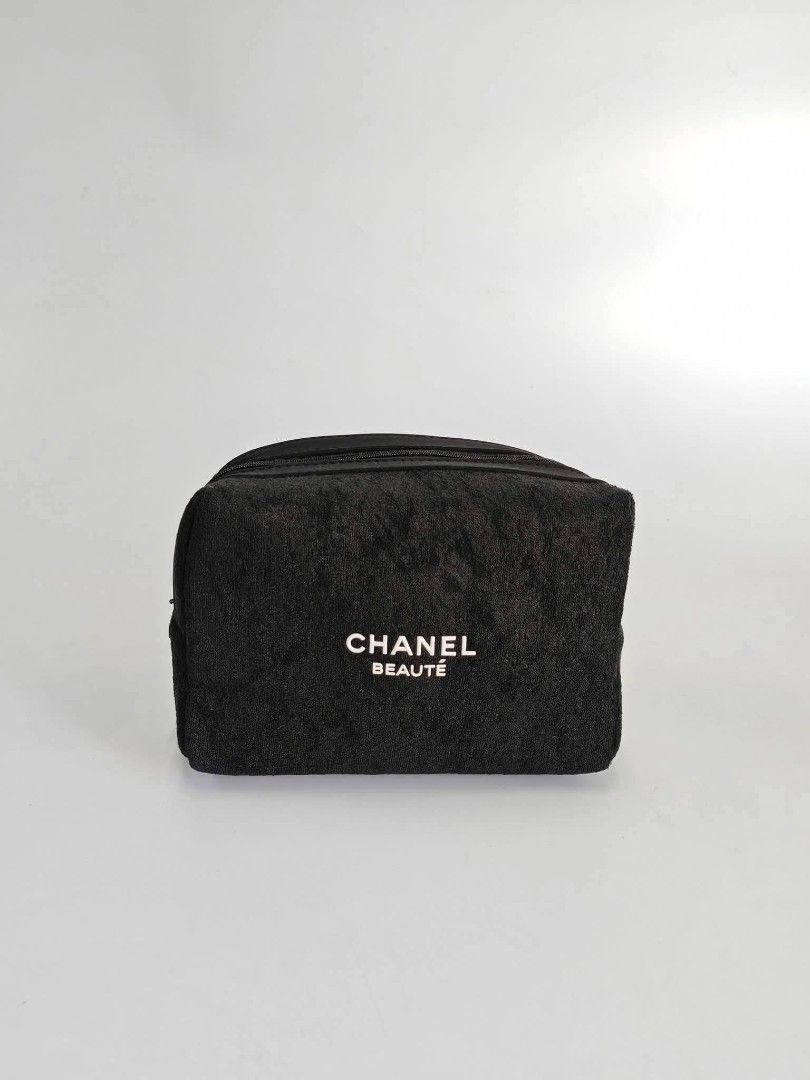 CHANEL vip gift pouches. 2in1 only available (Category: Purses & Pouches) located in Quezon City. Submitted by brittneytan (Listing ID 1470425641, Image 3). Description: .