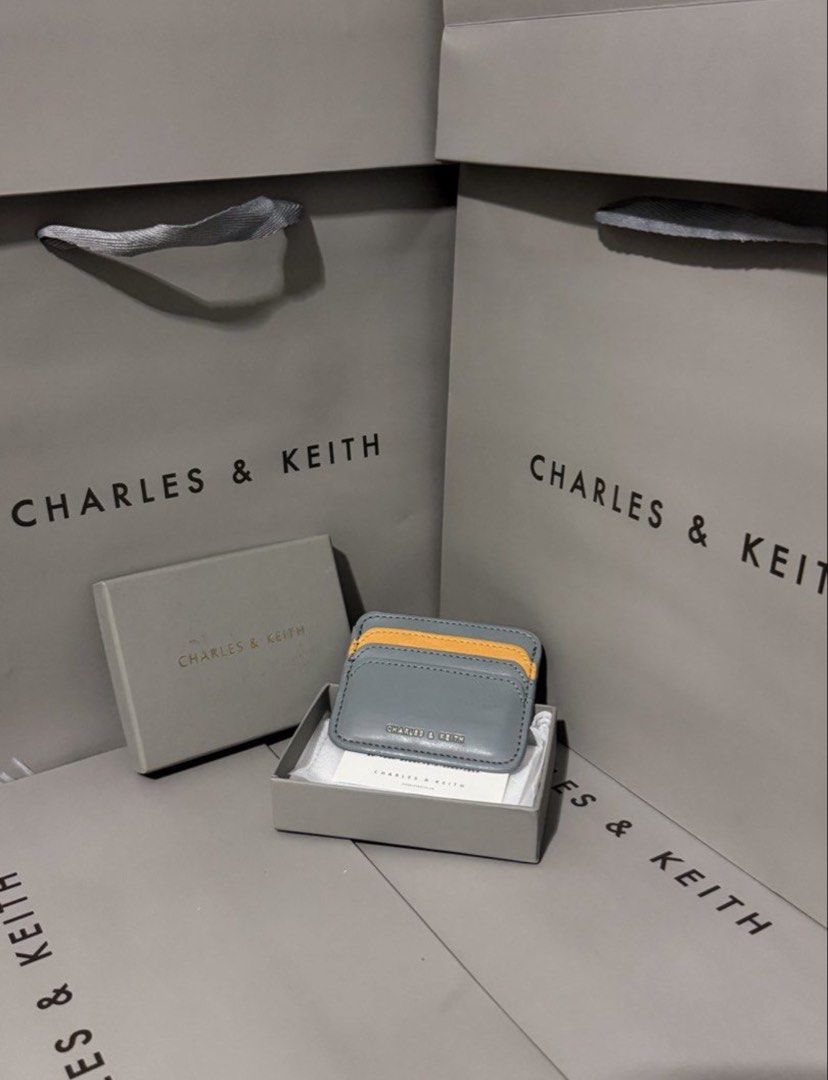 Charles&keithTwo tone multi slot card holder (Category: Wallets & Card holders) located in Cavite. Submitted by miksycrls (Listing ID 1470440525, Image 1). Description: 📌REMINDER PLS READ BELOW ⬇️ ✨INCLUSION✨ 🔗TAG&DUSTBAG,BOX 🔗WHAT YOU SEE IS WHAT YOU GET 🔗manage your expectations items are MPO | Mall Pull Out 📩 TO ORDER / ASK DETAILS: Send me a private message! +60paperbag 💸:GCASHH/GOTYMEE 📍:IMUSCAVITE 🚚:SCO|SPX EXPRESS SF ONLY📦 OTHER C