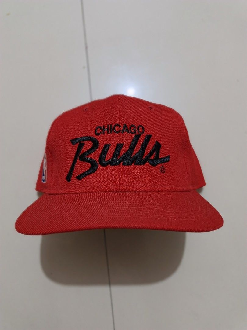Chicago bulls sline (Category: Caps & Hats) located in Manila. Submitted by drud91296 (Listing ID 1470374886, Image 1). Description: Chicago bulls sline with minimal issue 7800 negotiable.