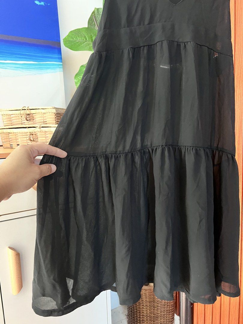 Chiffon Mini Dress (Category: Dresses) located in San Pablo. Submitted by lamujer_stonewareph (Listing ID 1470352168, Image 2). Description: Best fit: Medium- Large Good condition .