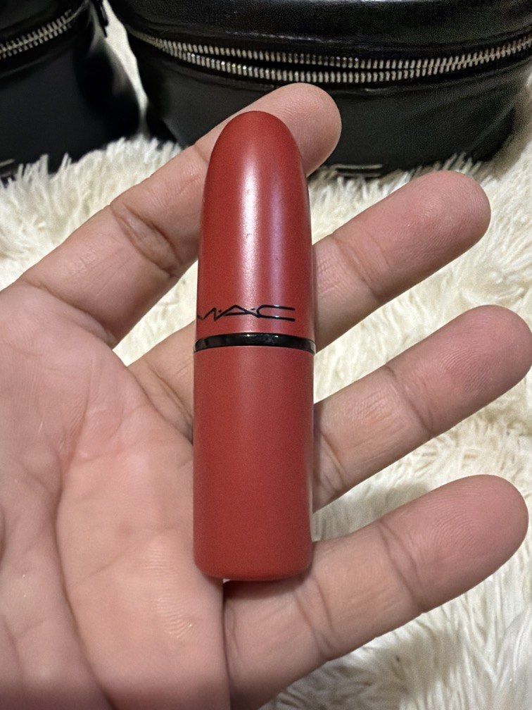 CHILI MATTE MAC LIPSTICK (Category: Makeup) located in Pugo. Submitted by caztraine (Listing ID 1470392222, Image 3). Description: .