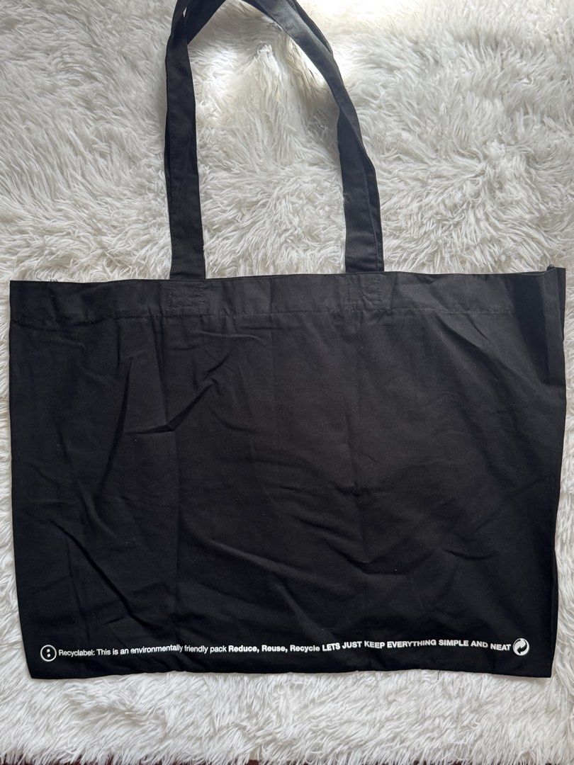 CHOCOLATE TOTE BAG (Category: Sling Bags) located in Baguio. Submitted by greylootthrifts (Listing ID 1470360628, Image 2). Description: .
