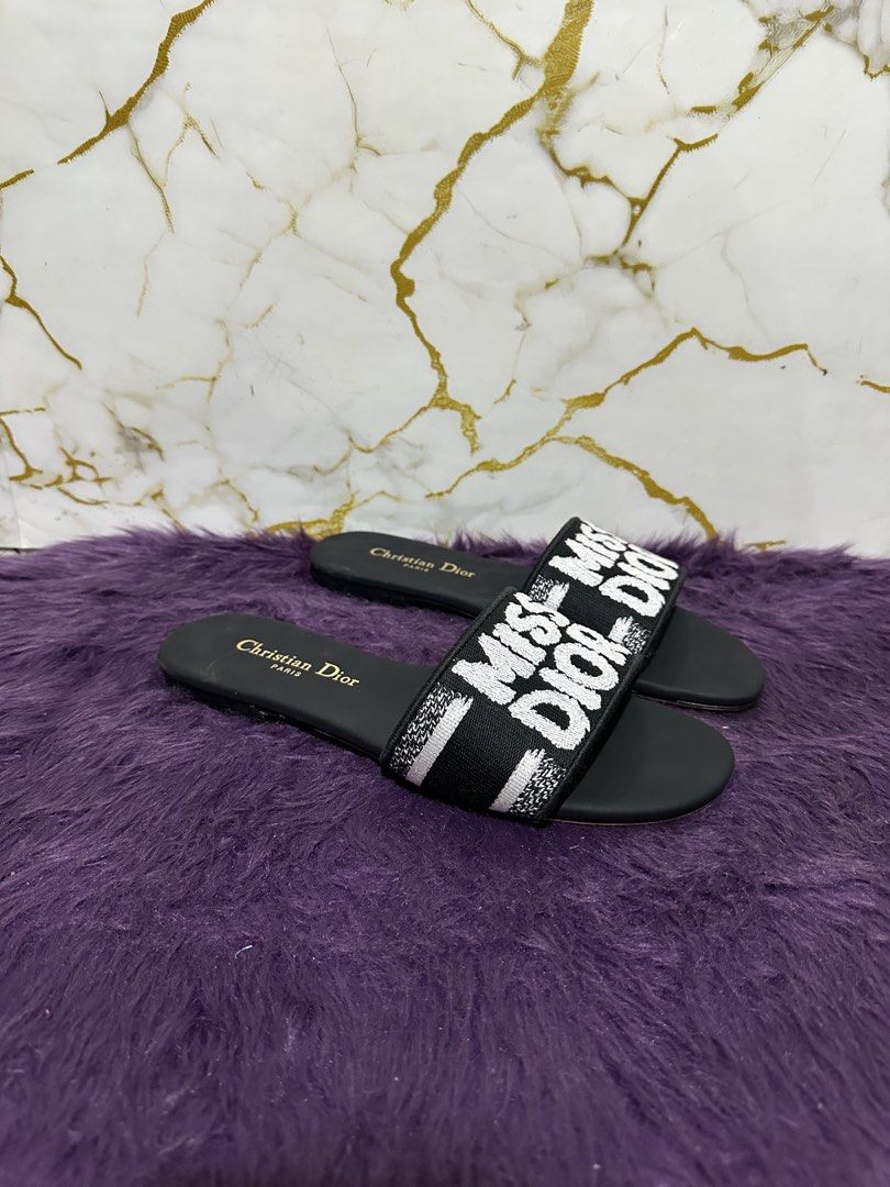 Christian Dior Dway (Category: Flats & Sandals) located in Marikina City. Submitted by georgiaprelovestuff (Listing ID 1470449780, Image 2). Description: size 40 PLEASE READ BEFORE MAKING AN OFFER: 🔹No inclusions since this is preloved 🔹NO to low ballers please 🔹NO meetups due to busy schedule 🔹If you make an offer, please get the item let's not waste each other's time 🔹NO return NO exchange NO cancellation 🔹Please manage your expectation s