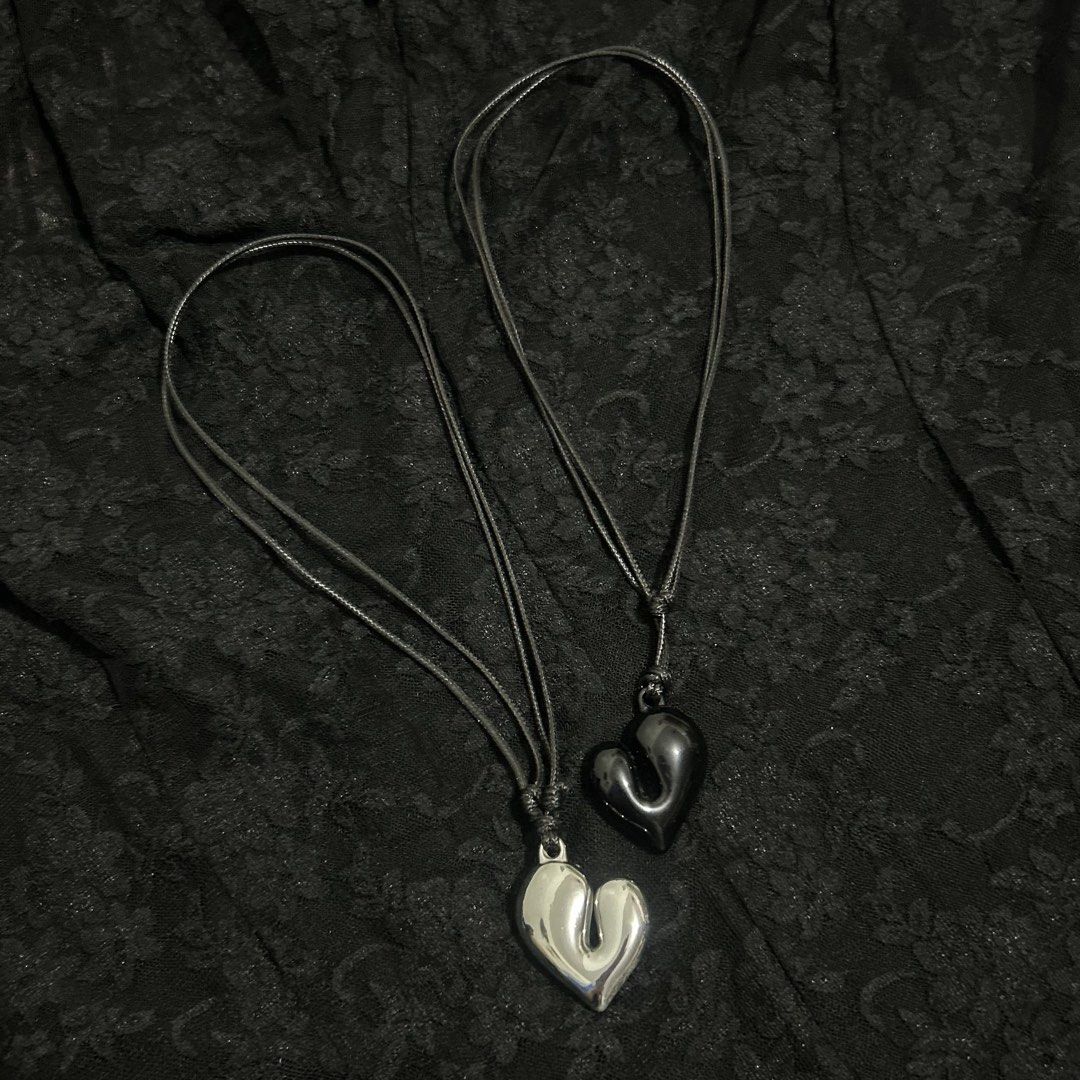 chunky heart necklace (Category: Necklaces) located in Manila. Submitted by sophialeigh (Listing ID 1470424943, Image 1). Description: - handmade - adjustable - 100 pesos each.