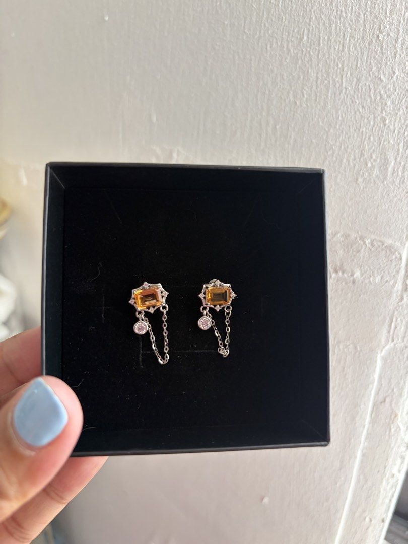 Citrine emerald cut stud earrings chain (Category: Earrings) located in Rizal. Submitted by katmandulovesmakeup (Listing ID 1470428223, Image 2). Description: Citrine emerald cut stud earrings chain Nice for 2nd piercing S925 silver Natural gemstone 1carat per earring.
