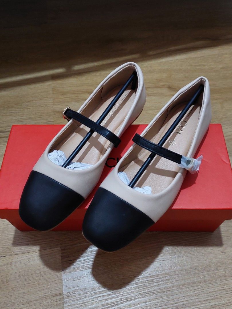 CLN 23A - Orleans Ballerina (Category: Flats & Sandals) located in Cavite. Submitted by prettyonfleek.finds (Listing ID 1470422225, Image 2). Description: RFS: WRONG SIZE:(( SIZE: 36 CONDITION: Bagong bili never been worn Can meet up Cavite area or via lalamove. Get niyo na pls plss (pwedeng pwede pang regalo, pang work, pang school) COMPLETE package as you recieve:)).